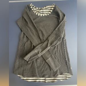 Lululemon reversible vintage crewneck. Women’s 6